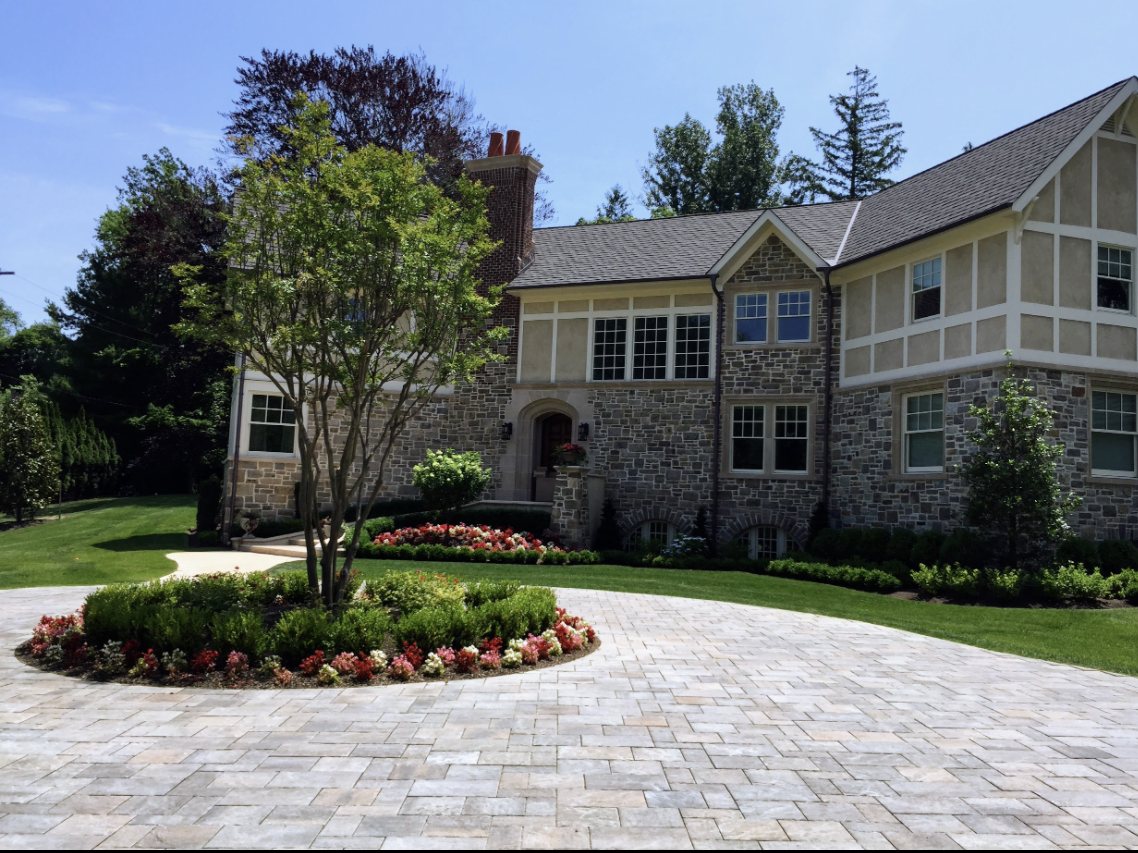 R&R landscape design and front driveway installation